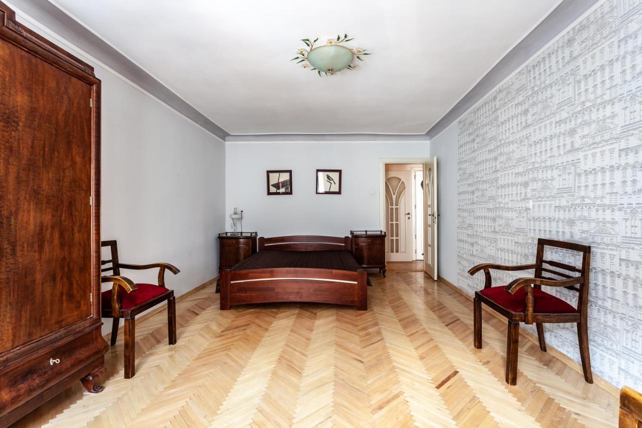 Four Bedrooms Apartment In The Heart Of Lviv Extérieur photo