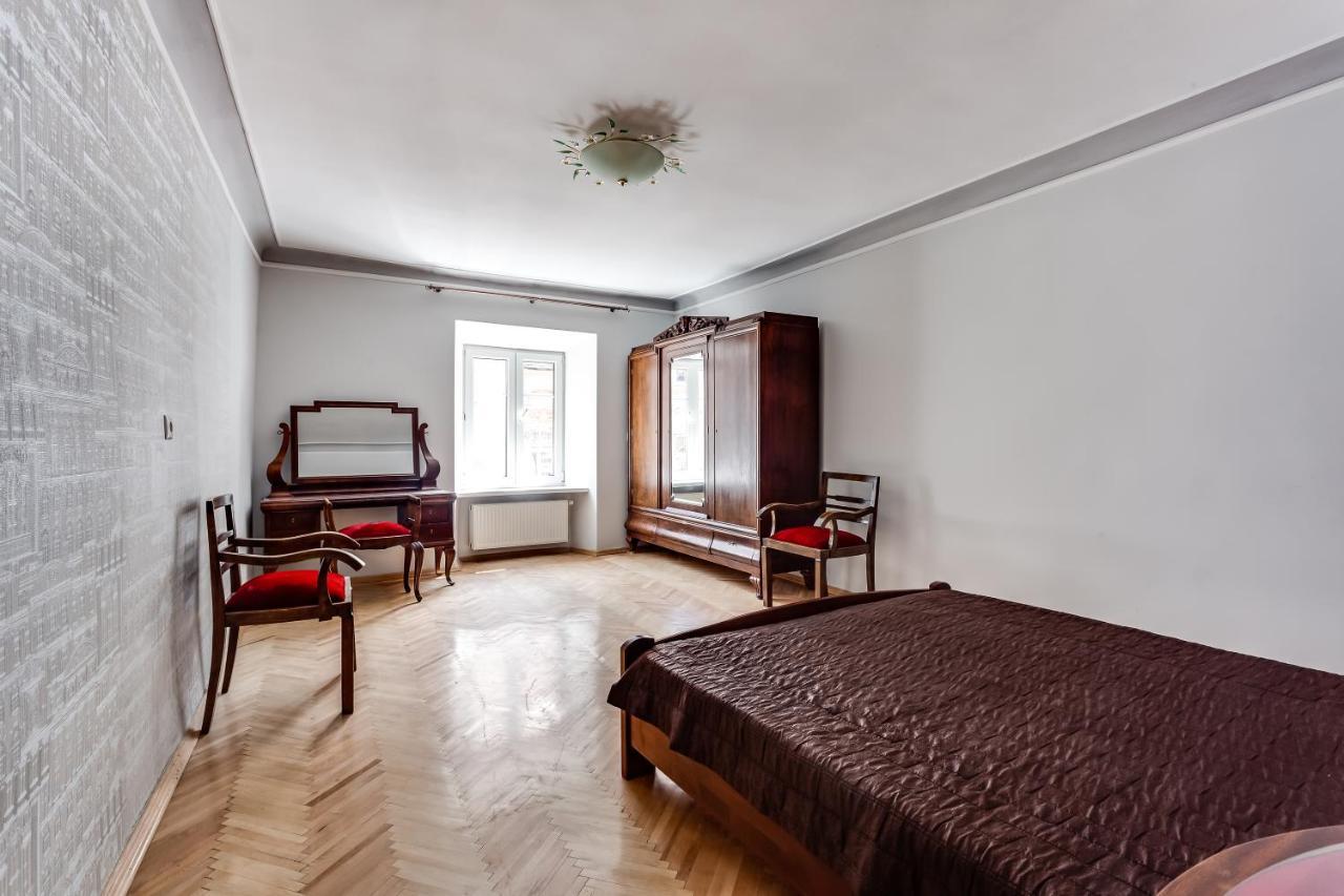 Four Bedrooms Apartment In The Heart Of Lviv Extérieur photo